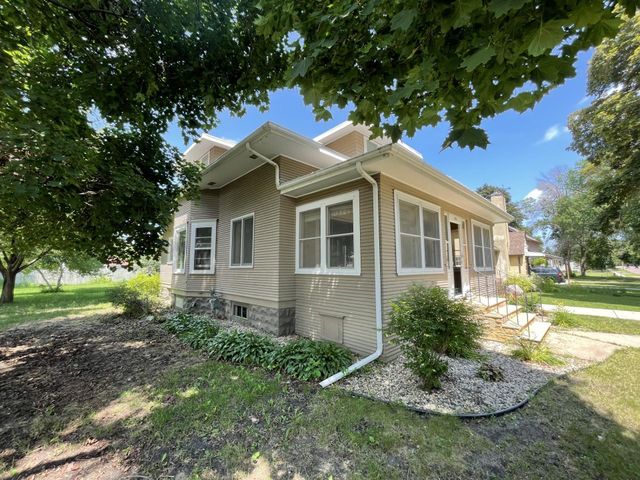 1011 6th Avenue, Mountain Lake, MN 56159