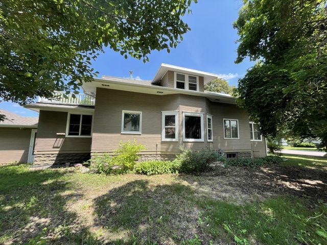 1011 6th Avenue, Mountain Lake, MN 56159