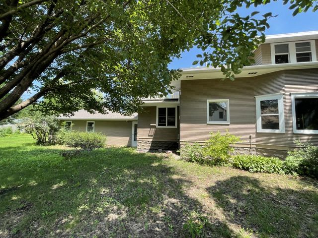 1011 6th Avenue, Mountain Lake, MN 56159