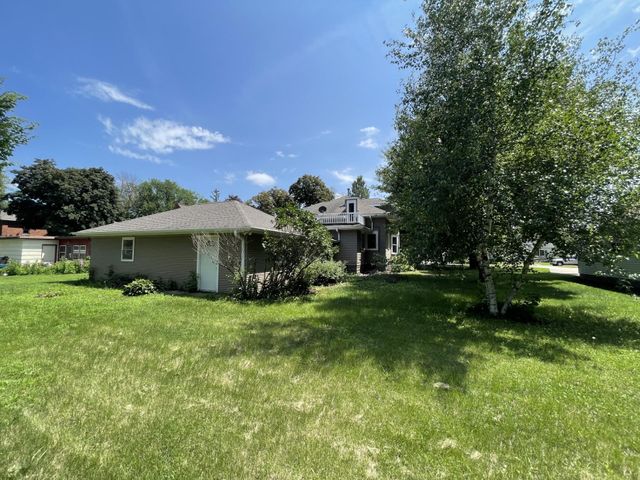 1011 6th Avenue, Mountain Lake, MN 56159
