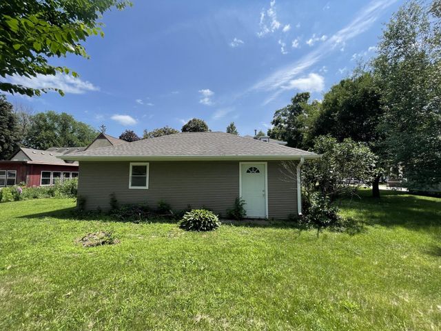 1011 6th Avenue, Mountain Lake, MN 56159