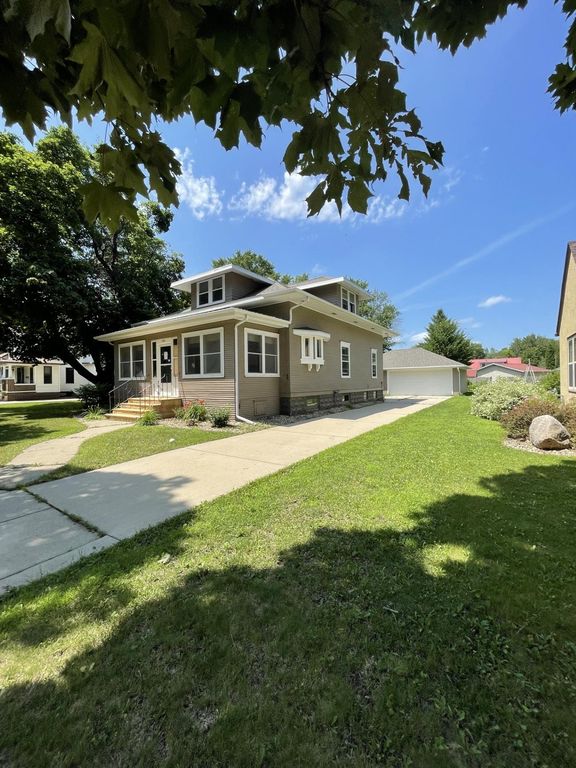 1011 6th Avenue, Mountain Lake, MN 56159