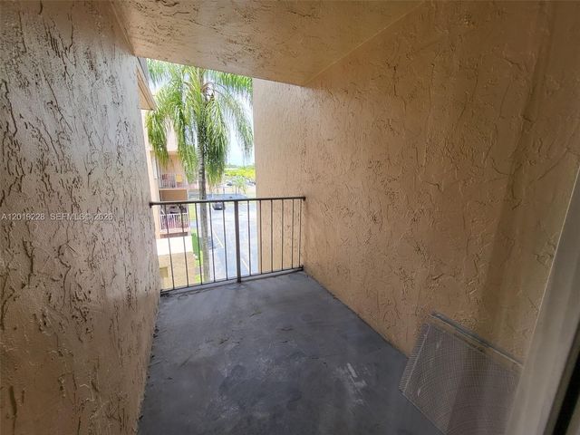 10801 SW 109th Court D305, Miami, FL 33176