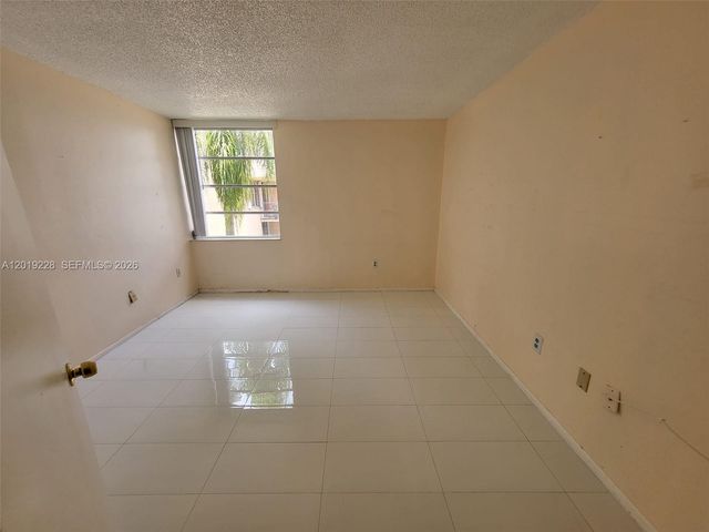 10801 SW 109th Court D305, Miami, FL 33176