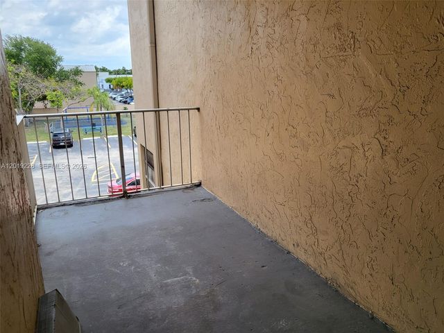 10801 SW 109th Court D305, Miami, FL 33176