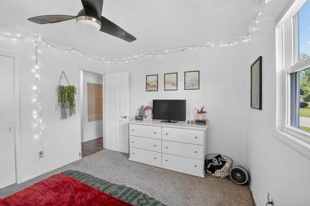 576 Pioneer Road, Waterloo, IA 50701