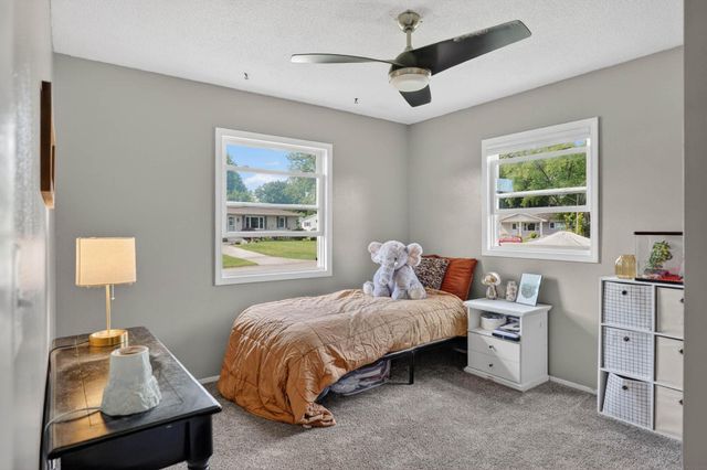 576 Pioneer Road, Waterloo, IA 50701