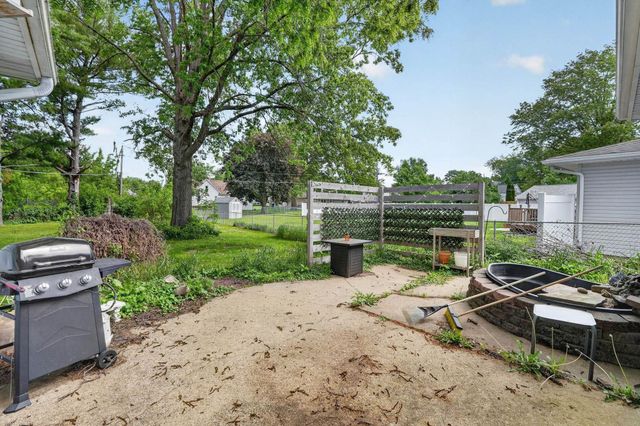 576 Pioneer Road, Waterloo, IA 50701