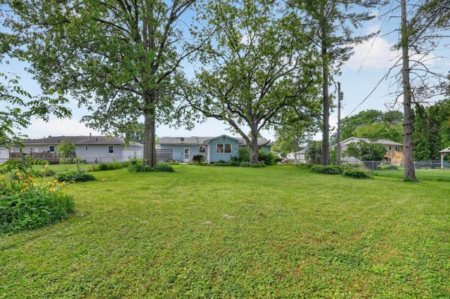 576 Pioneer Road, Waterloo, IA 50701
