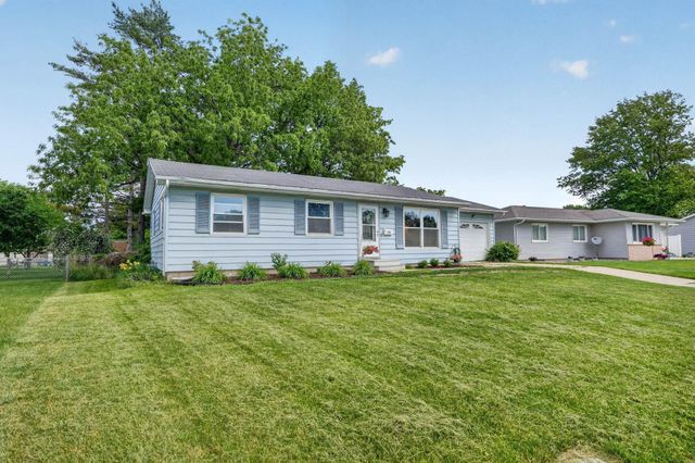 576 Pioneer Road, Waterloo, IA 50701
