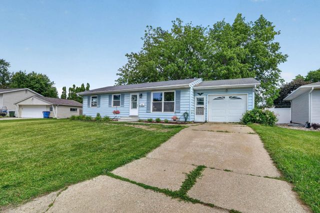 576 Pioneer Road, Waterloo, IA 50701