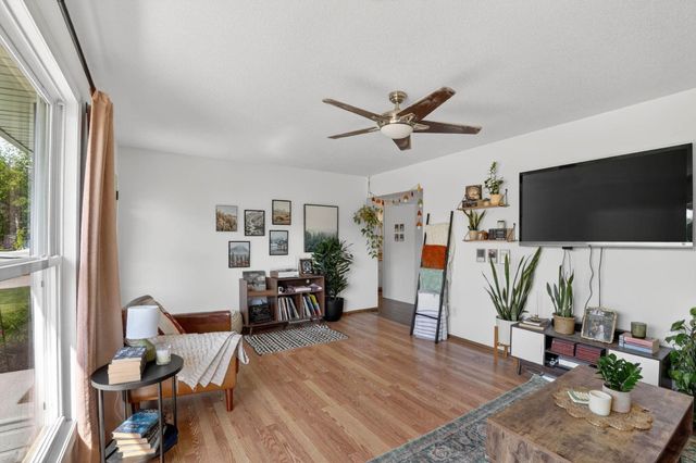 576 Pioneer Road, Waterloo, IA 50701