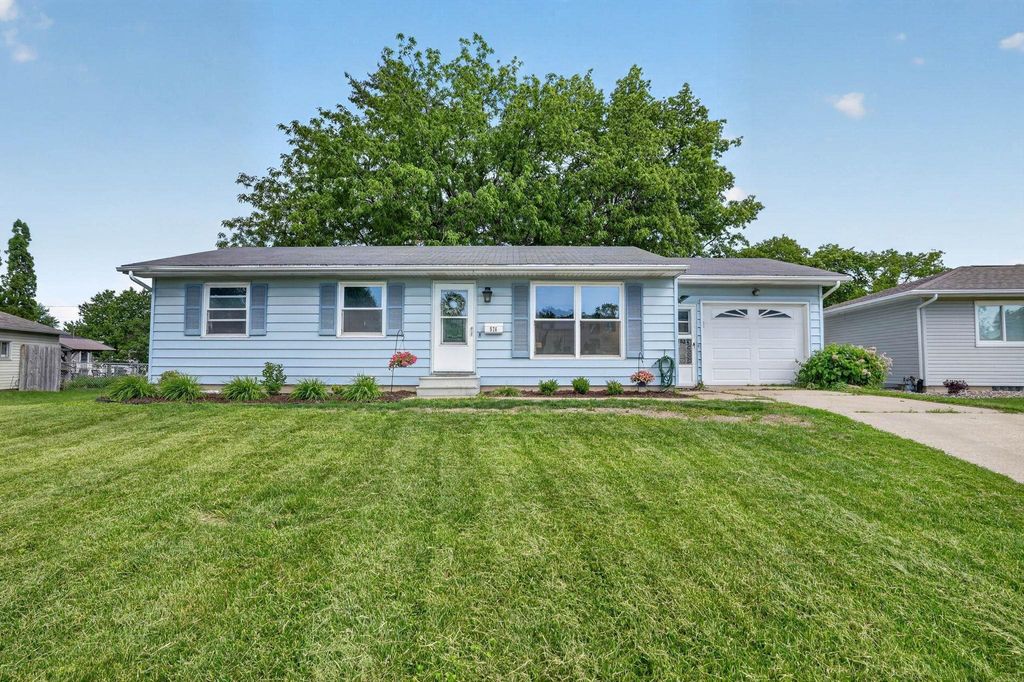 576 Pioneer Road, Waterloo, IA 50701