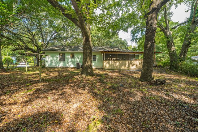 2881 Charlene Drive, North Charleston, SC 29405