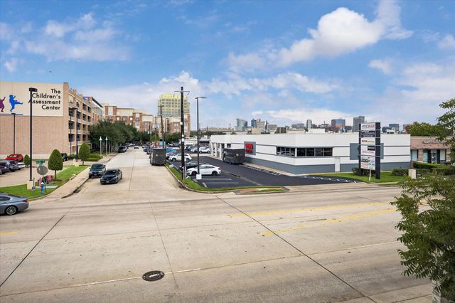 6012 Kirby Drive, West University Place, TX 77005