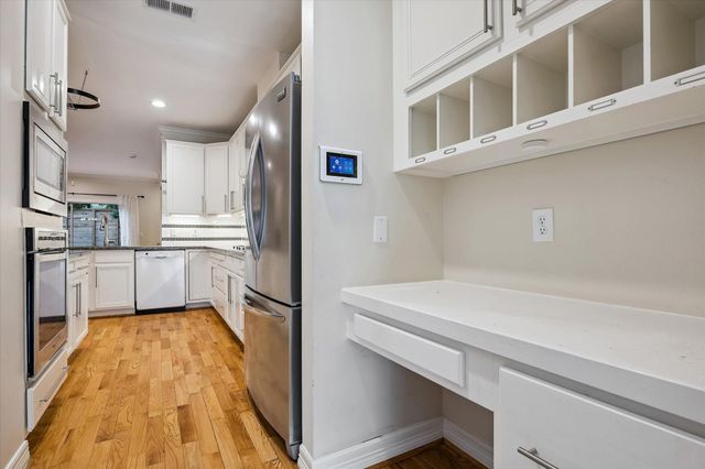 6012 Kirby Drive, West University Place, TX 77005