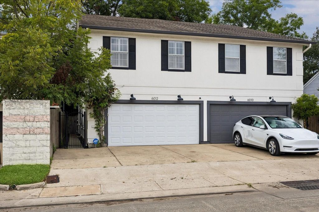 6012 Kirby Drive, West University Place, TX 77005