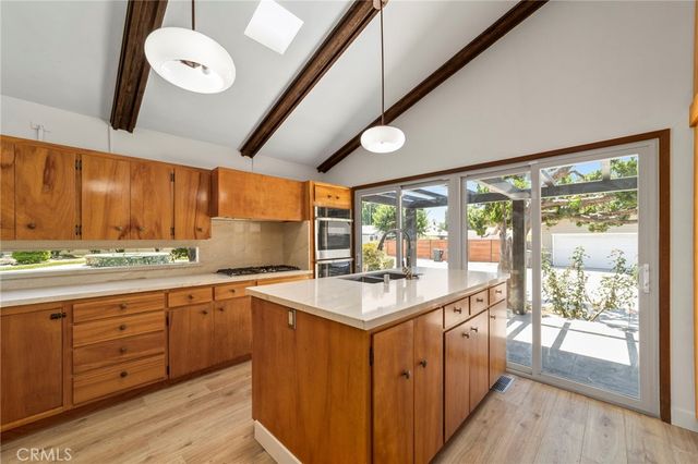 2332 8th, La Verne, CA 91750