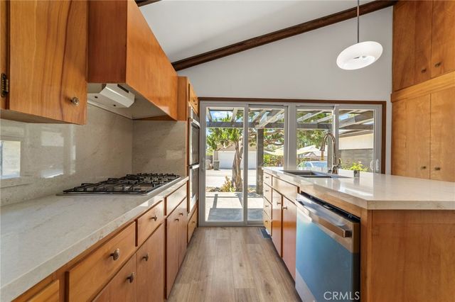 2332 8th, La Verne, CA 91750