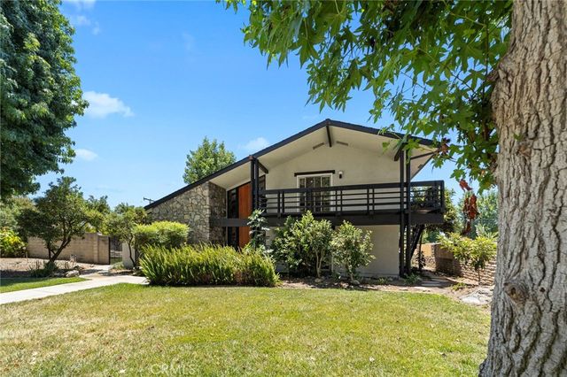 2332 8th, La Verne, CA 91750
