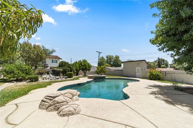 2332 8th, La Verne, CA 91750