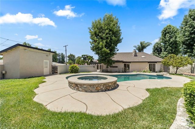 2332 8th, La Verne, CA 91750