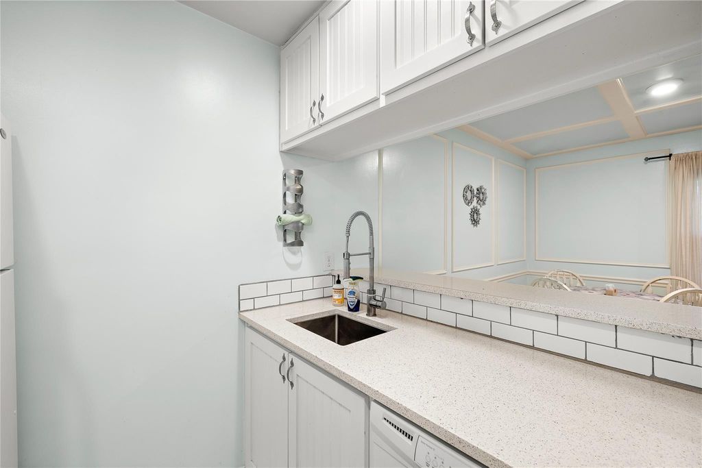 2450 Ashdale DR D-206, Austin, TX 78757