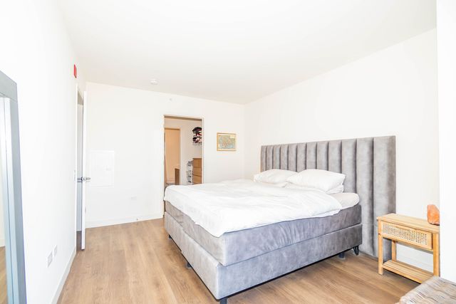 350 N Canal Street 2409, Chicago, IL 60606