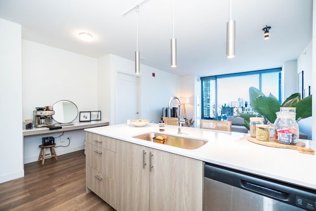 350 N Canal Street 2409, Chicago, IL 60606