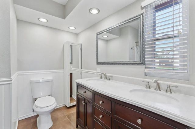 140 E El Norte Pkwy 44, Escondido, CA 92026