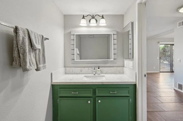 140 E El Norte Pkwy 44, Escondido, CA 92026