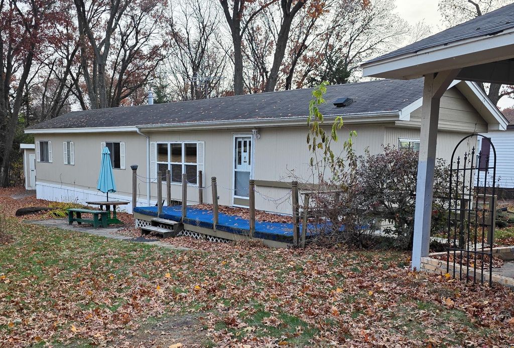 1025 23rd Pine Lane, Cambridge, MN 55008