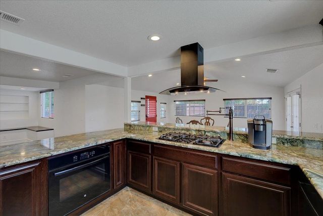 5078 Western Ave, Olivehurst, CA 95961