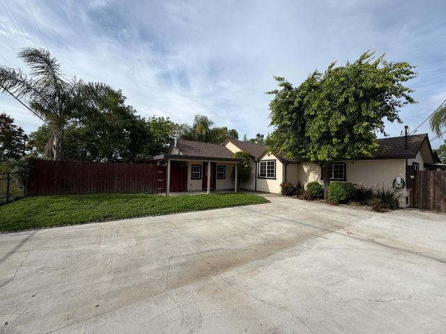 5078 Western Ave, Olivehurst, CA 95961