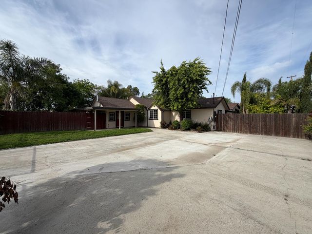 5078 Western Ave, Olivehurst, CA 95961