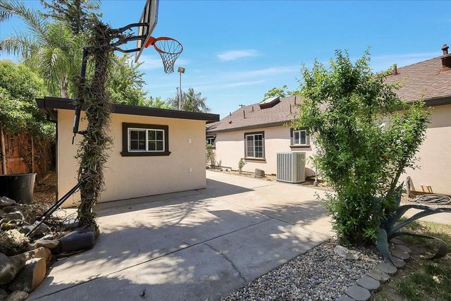 5078 Western Ave, Olivehurst, CA 95961