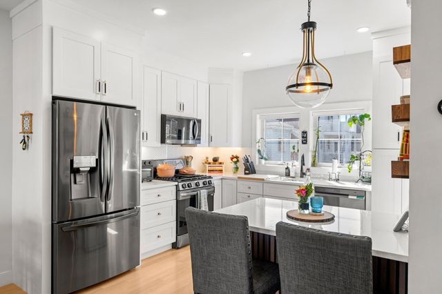 24 Bradshaw St 4, Boston, MA 02121