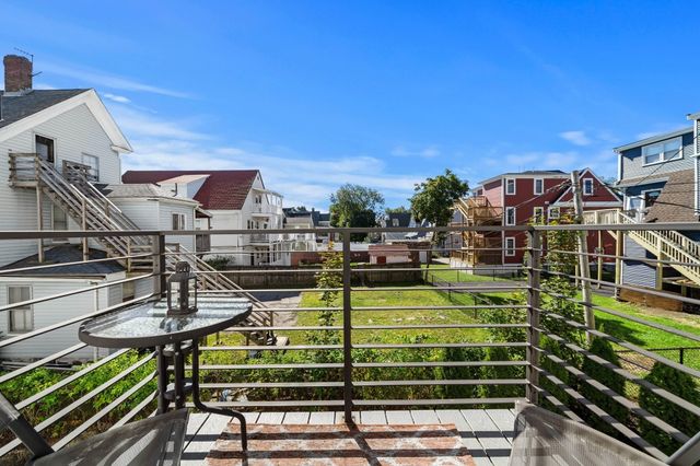 24 Bradshaw St 4, Boston, MA 02121
