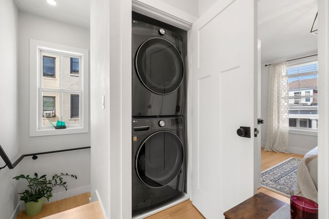 24 Bradshaw St 4, Boston, MA 02121