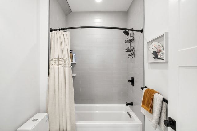 24 Bradshaw St 4, Boston, MA 02121
