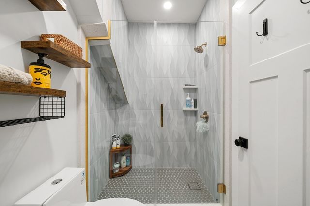 24 Bradshaw St 4, Boston, MA 02121