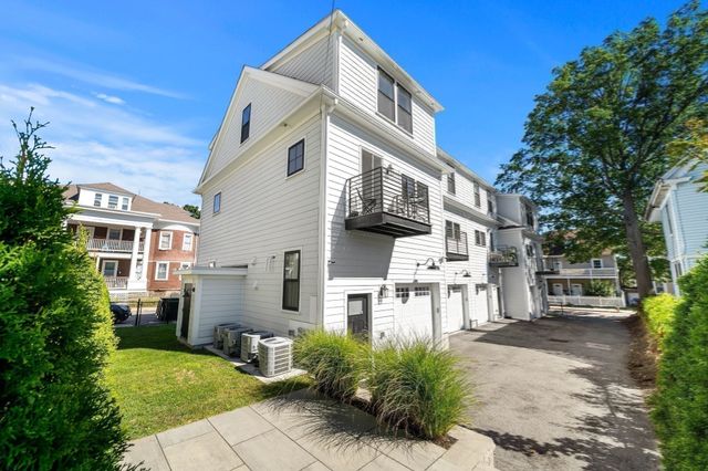 24 Bradshaw St 4, Boston, MA 02121