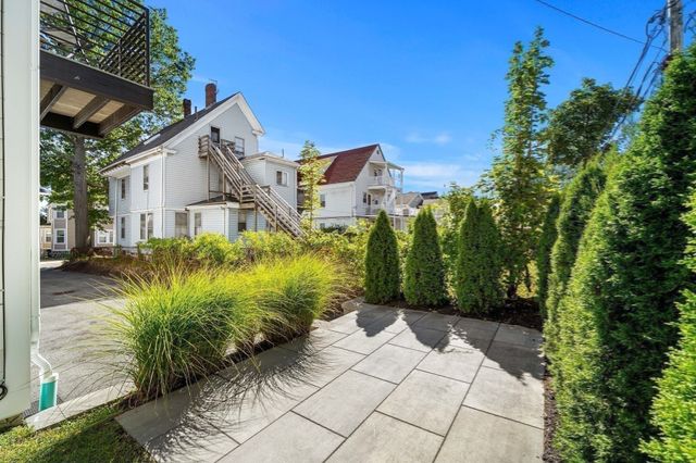 24 Bradshaw St 4, Boston, MA 02121