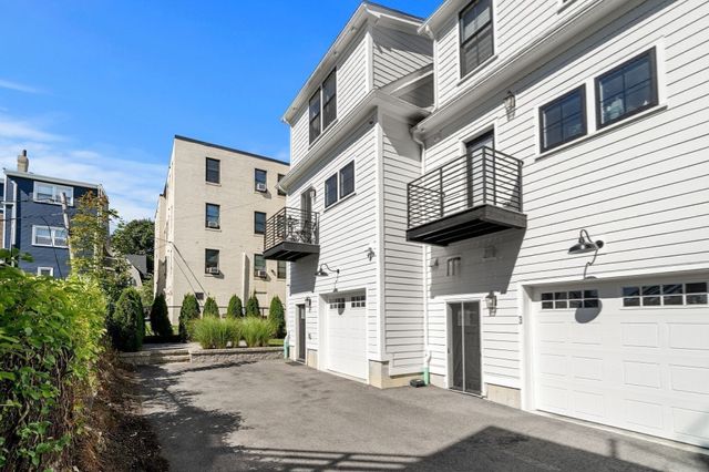 24 Bradshaw St 4, Boston, MA 02121