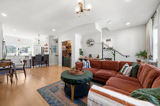 24 Bradshaw St 4, Boston, MA 02121