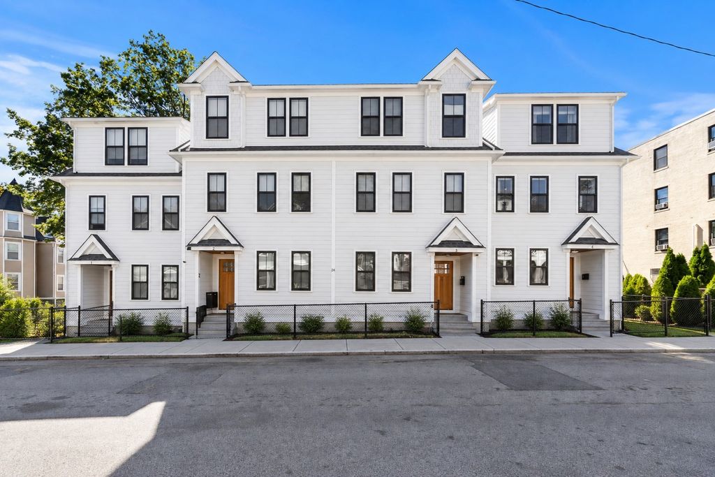 24 Bradshaw St 4, Boston, MA 02121