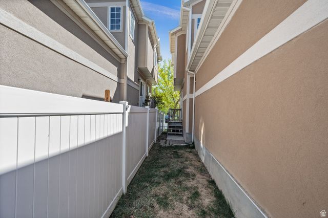7626 S CALENDULA LN, West Jordan, UT 84081