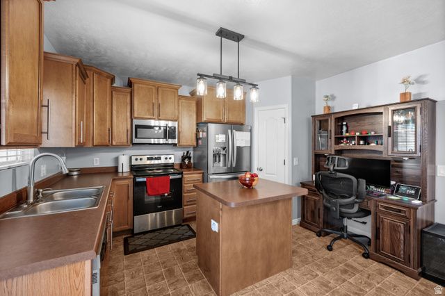 7626 S CALENDULA LN, West Jordan, UT 84081