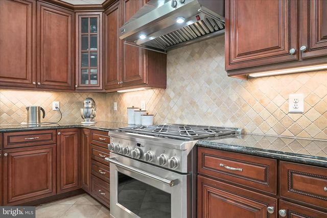 14242 MEADOW LAKE DR, Glenelg, MD 21737