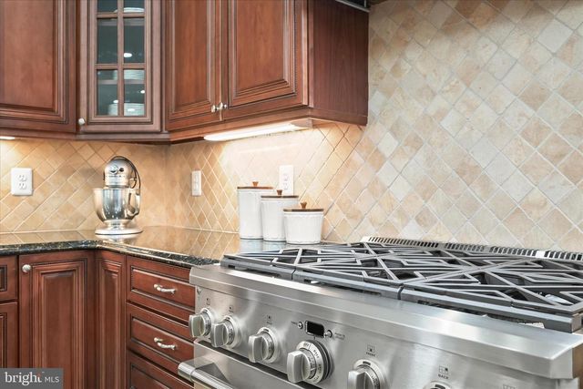 14242 MEADOW LAKE DR, Glenelg, MD 21737